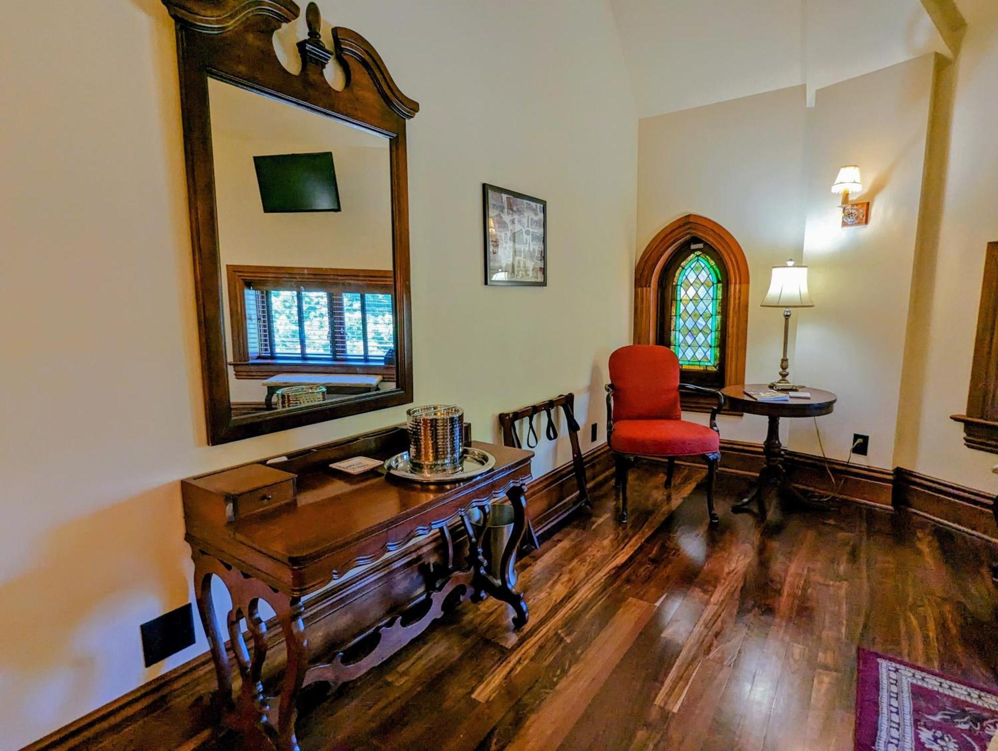 Gothic Heights Inn Clifton Heights 外观 照片