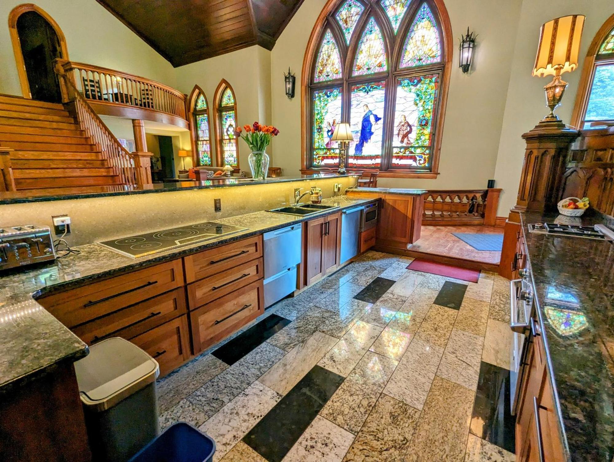 Gothic Heights Inn Clifton Heights 外观 照片